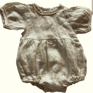 Boho Pilgrim NWOT Neutral Floral Romper With Lace Trim